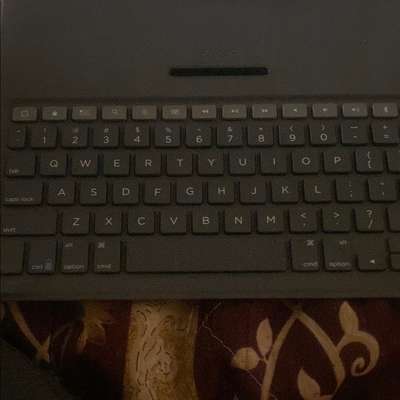 Gray Keyboard Case for Tablets - Picture 4 of 4